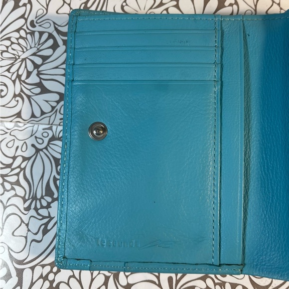 le saunda blue leather cute and romantic trifold wallet - Picture 9 of 16